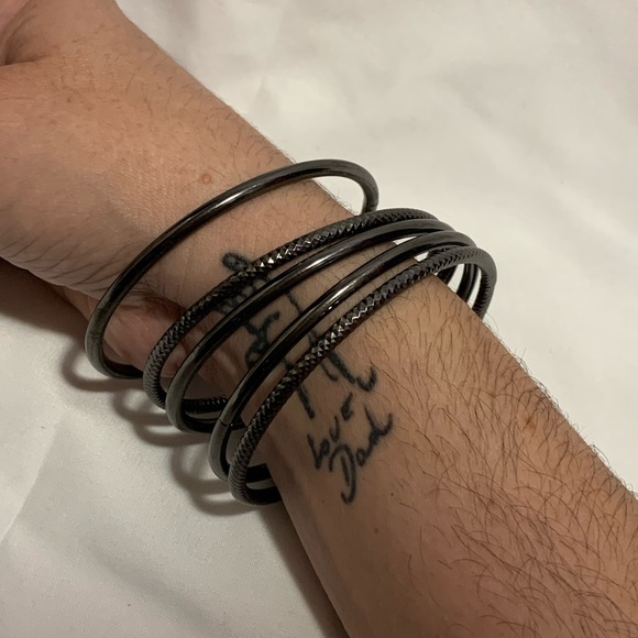 Gunmetal color bracelet set - Picture 3 of 3